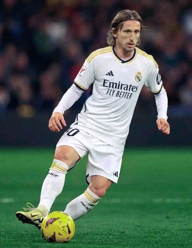 奥林匹亚科斯中场：皇马是世界最强球队之一，为我们感到自豪