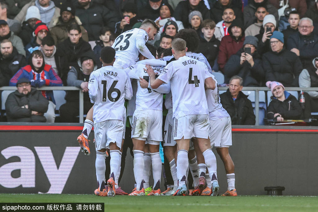 🎮HLE 1-1 T1：Kanavi装甲猴离谱送命，T1扳平总比分