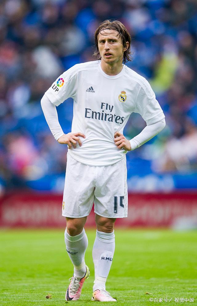 进球大战巴萨胜！西超杯3-2皇马夺赛季首冠，姆巴佩“很生气”