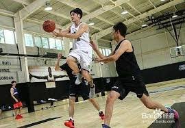 跨学科研究：博弈论视角下，博彩平台与监管机构之间的“猫鼠游戏”均衡分析。（博弈论视角下的跨学科研究：监管机构与博彩平台“猫鼠博弈”的均衡机制分析）